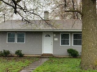95 Woodlawn Ave, Mattoon, IL 61938