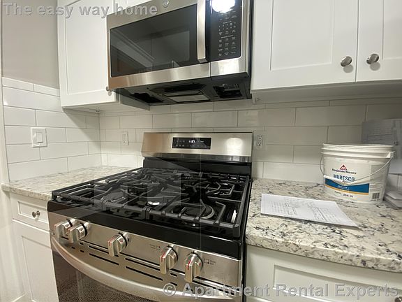 4th image of 1558 Mass Ave #4