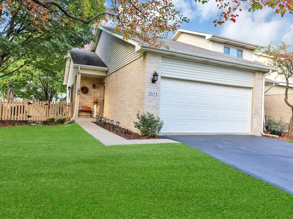 2023 Yellow Daisy Ct, Naperville, IL 60563