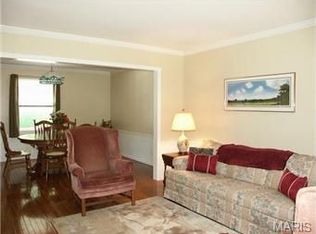 532 Nottingham Dr, Ballwin, MO 63011