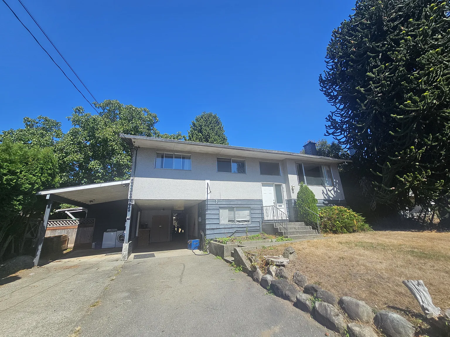 4 bed, 2500 sqft, $3,350 — Photo 1