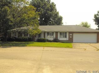 615 Osage Dr, Centralia, IL 62801