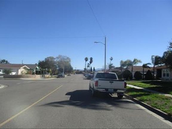 4th image of 8642 Oasis Ave