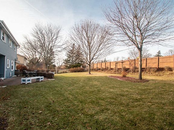 3rd image of 1838 Jeffery Ln