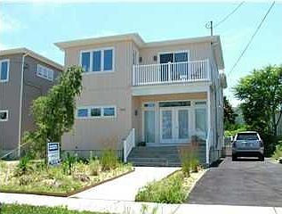 Entertaining Size Sea Shore Home!