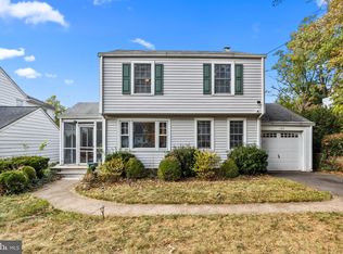102 Palmer Ln, Ewing, NJ 08618