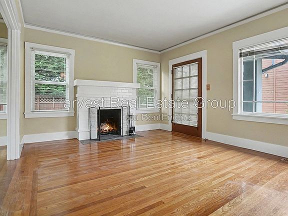 3rd image of 2156 Clinton Ave APT D