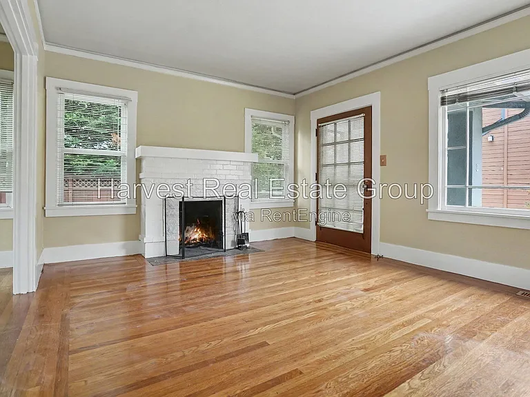 2156 Clinton Ave #D — Photo 3