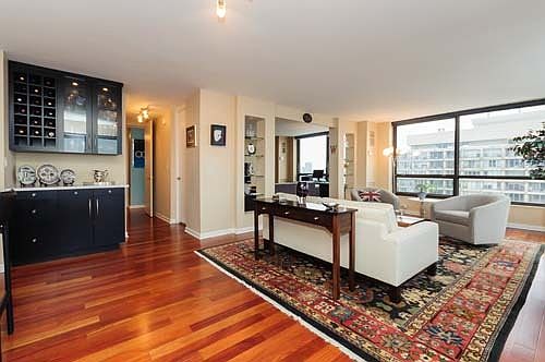 3rd image of 2020 N Lincoln Park W APT 28M