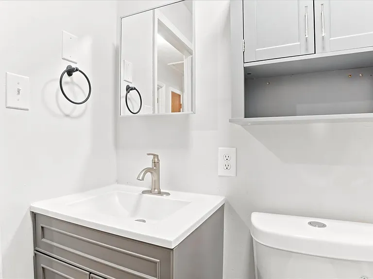 102 Linwood Ct — Photo 23