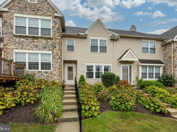35 Wexford Ct, Morgantown, PA 19543