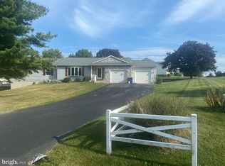 17 Lennon Ln, New Freedom, PA 17349