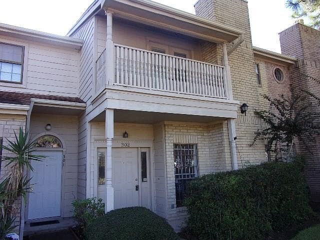 1st image of 800 Country Place Dr Unit 302
