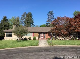 33 Sunset Dr, Jacksonville, IL 62650
