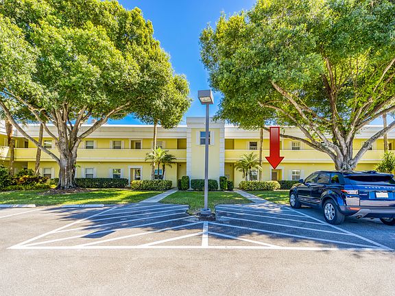 5th image of 1600 SE Saint Lucie Boulevard #205