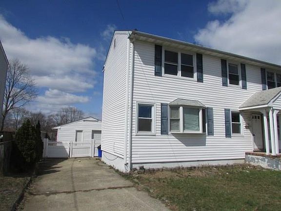 3rd image of 43 Eisenhower Dr