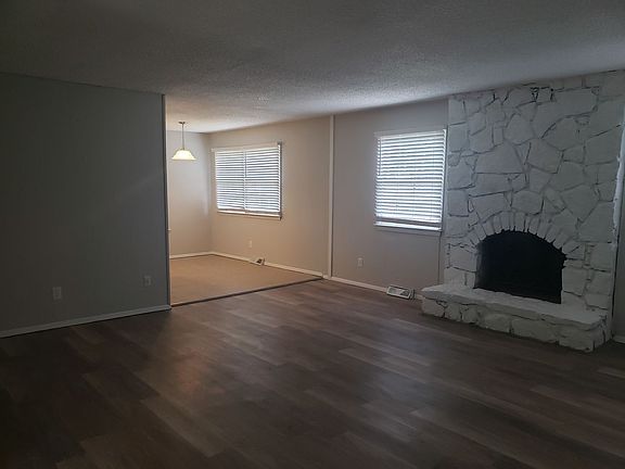 5th image of 1333 W Meadowbrook Cir