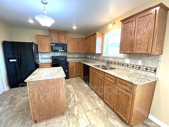 3rd image of 820 Kacie Dr