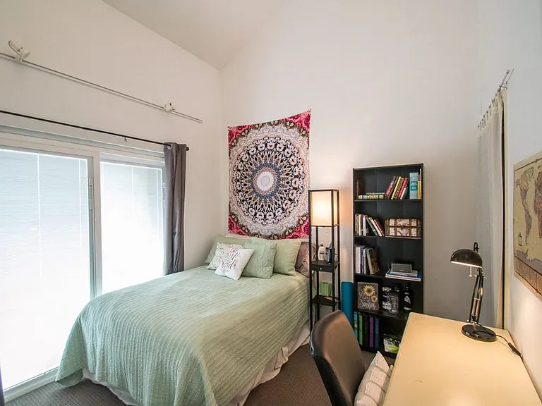 935 Broadway St. #203 — Photo 11