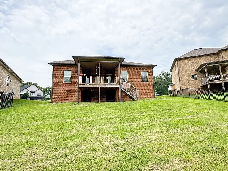 1727 Oak Forest Dr — Photo 18
