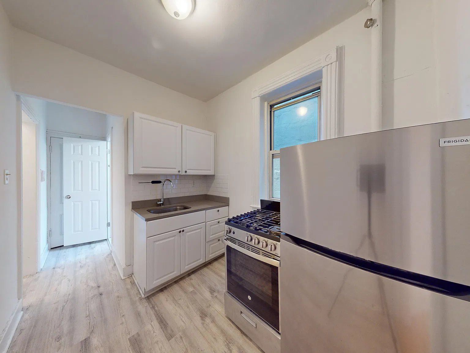 424 East 85th Street — Photo 2