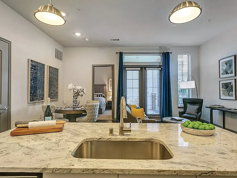 The Huntington Apartments — Photo 9