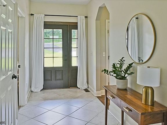 5th image of 9 Ketcham Rd