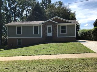 752 Broad St, Oxford, PA 19363