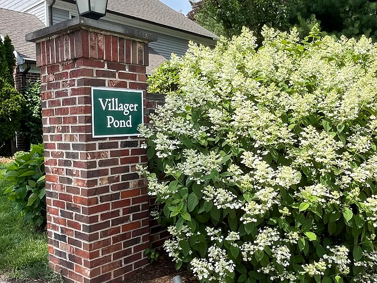 11 Pond Ln #11 — Photo 13