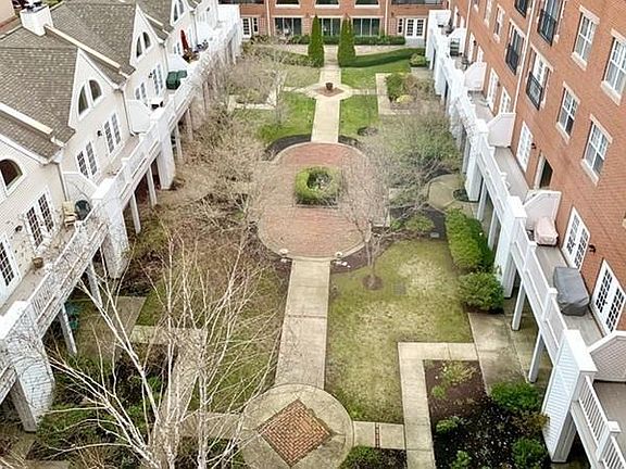 3rd image of 11 Church St Unit 514