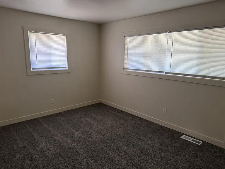 220 S B St — Photo 14