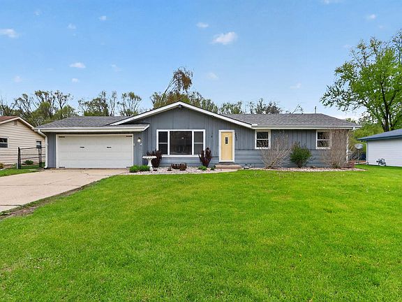 3rd image of 3345 Colby Ln