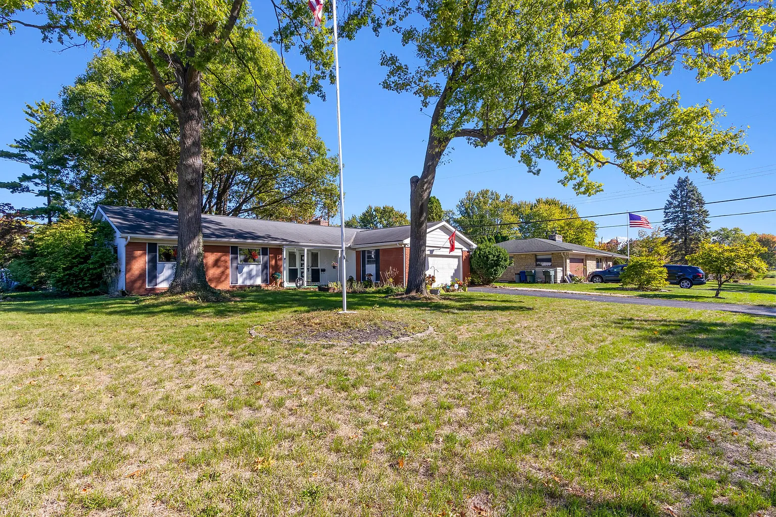 986 Hillsdale Dr photo 1