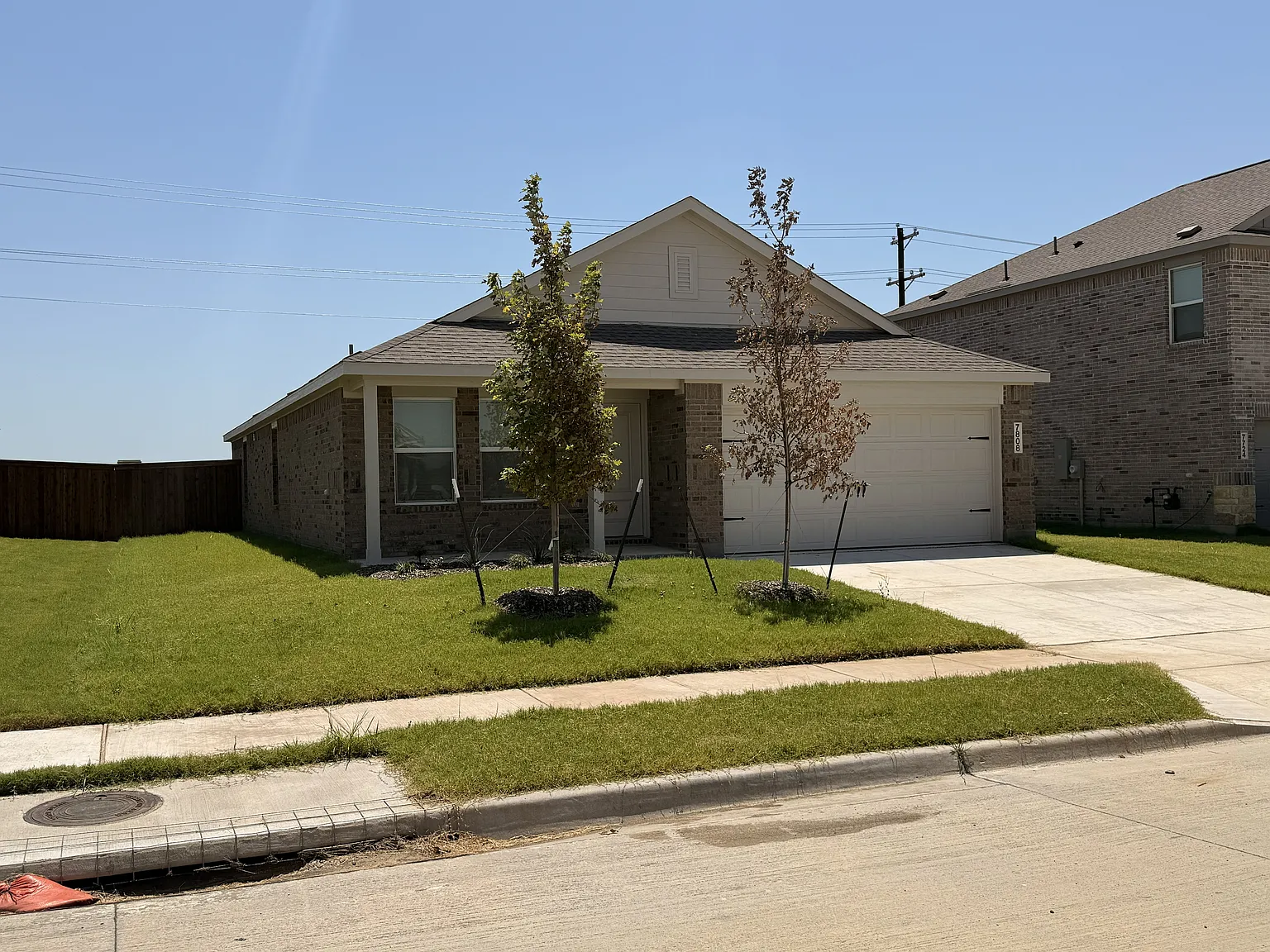 4 bed, 1776 sqft, $2,200 — Photo 2