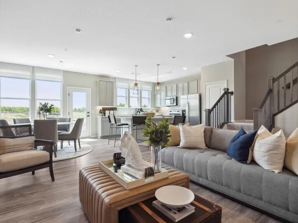 9265 Larimar Trl, Eden Prairie, MN 55347