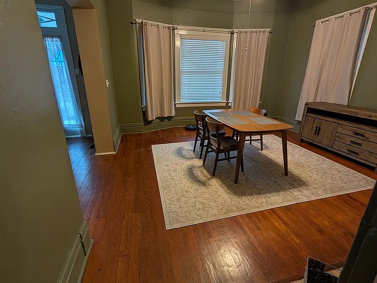 Dining area with plenty of space for entertaining.