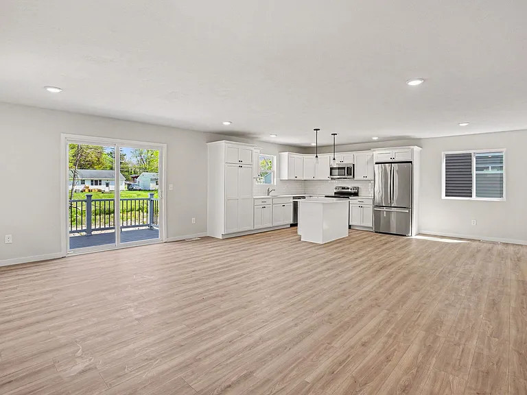 360 N Sherman St — Photo 6