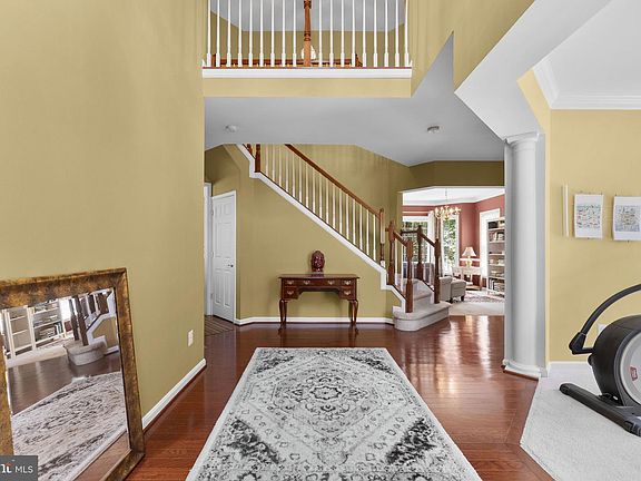 5th image of 104 King Edward Ct
