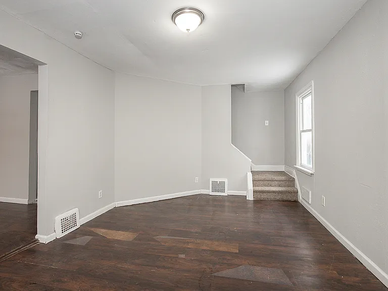 3409 W 86th St — Photo 3