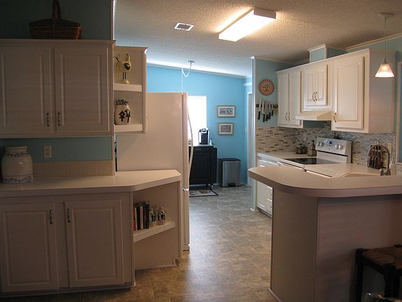 4th image of 10620 SW 27th Ave Lot 9K