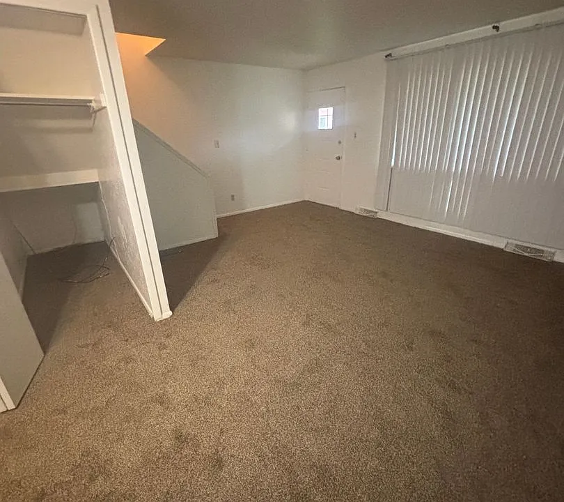23673 Banbury Cir #10