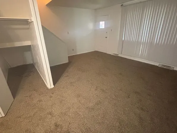23673 Banbury Cir APT 10, Warrensville Heights, OH 44128