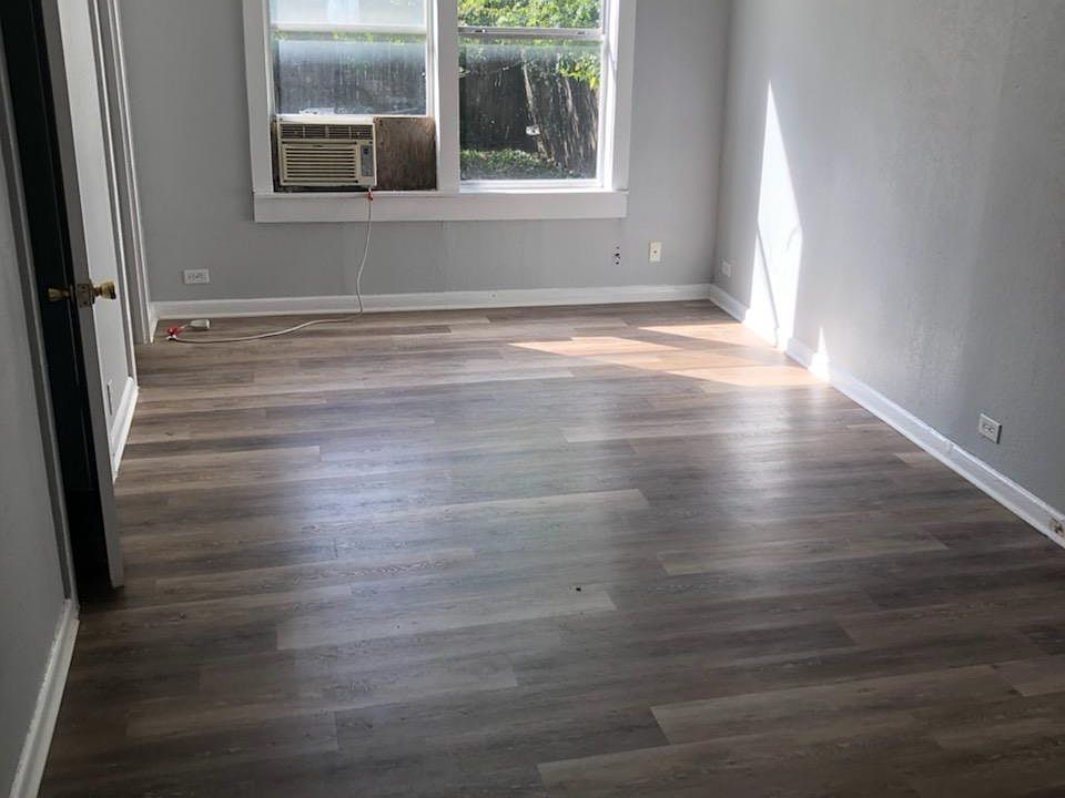 2nd image of 934 Santa Monica St