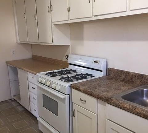 4th image of 817 Livingston Ave NE APT 3