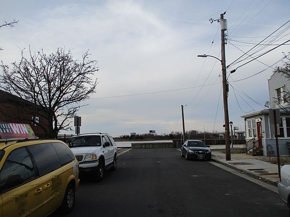 5th image of 239 N Texas Ave