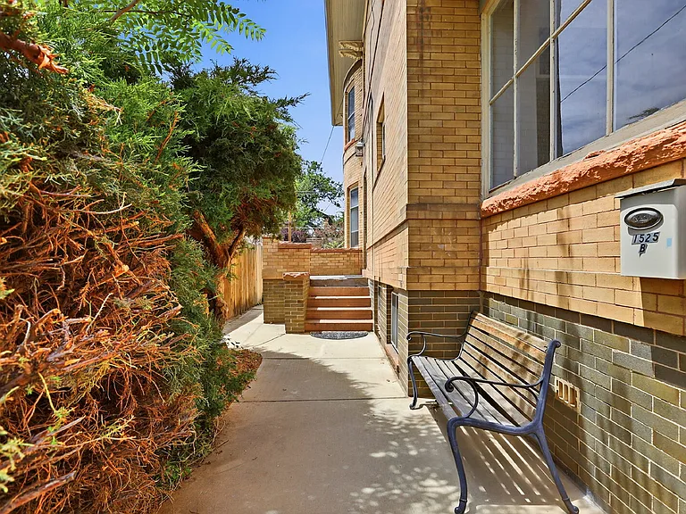 1525 Madison St — Photo 39