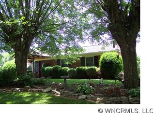 95 Glenwood Dr, Clyde, NC 28721