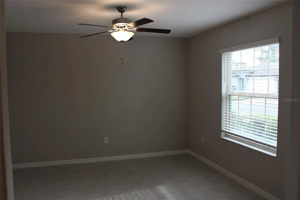 4 bed, 2.5 bath, 2635 sqft, $3,000 — Photo 2