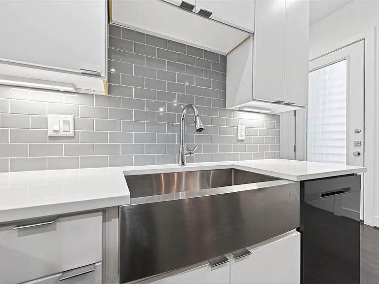 5841 Dolores St — Photo 7