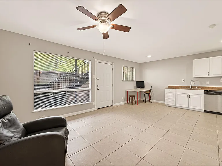 1529 Wirt Rd #1 — Photo 2